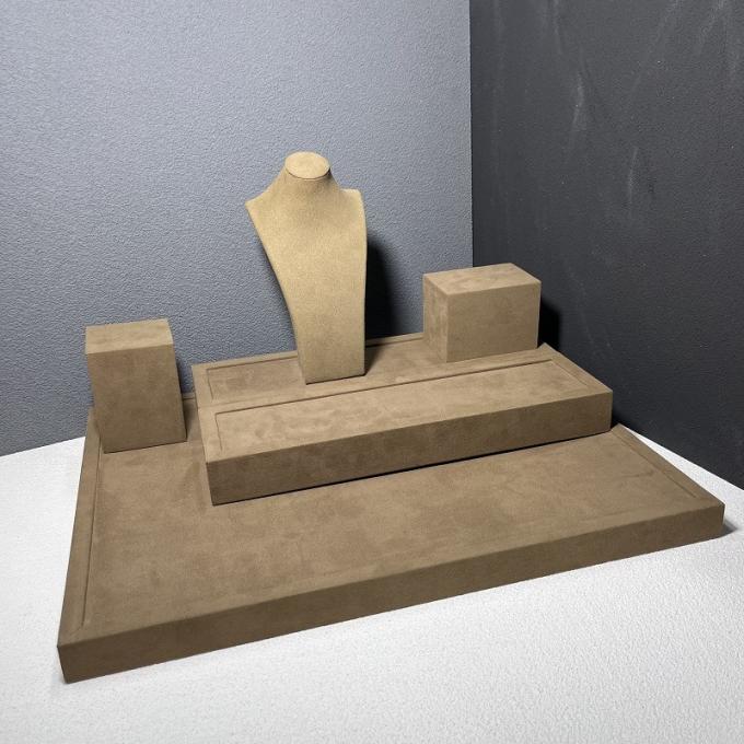 La joyería de la exhibición del soporte del pequeño tenedor del medio del collar de la microfibra del terciopelo de Brown coloca al organizador Displays de la joyería del busto del maniquí para las demostraciones del acontecimiento de la tienda