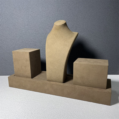 Busto medio del maniquí de la joyería del soporte del tenedor del collar de la microfibra del terciopelo de Brown pequeño