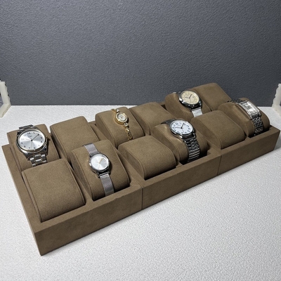 Caja de regalo de madera grabada en relieve de la vitrina del reloj de la PU del logotipo para la tienda del reloj