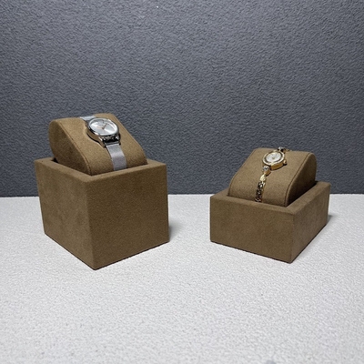 Caja de regalo de madera grabada en relieve de la vitrina del reloj de la PU del logotipo para la tienda del reloj