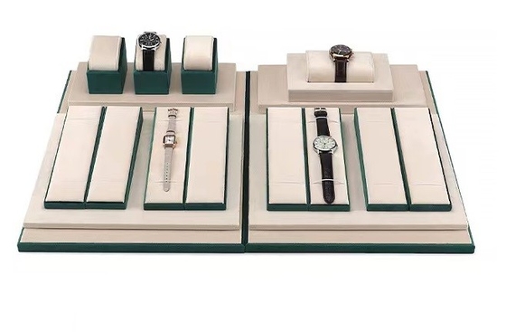 Reloj poner crema verde Tray With Roll Pillow del terciopelo del color del contraste