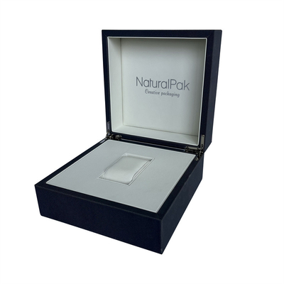La caja de empaquetado del reloj de madera poner crema de la PU grabó en relieve a Logo Watch Box For Men