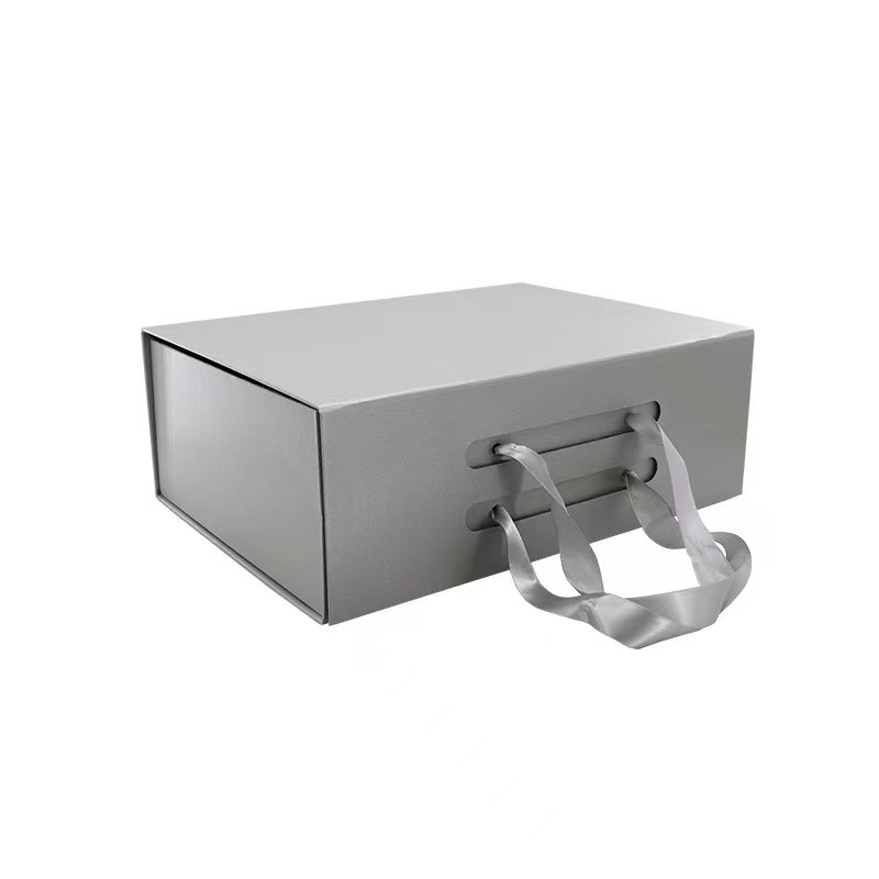 Caja de regalo de plata de la cartulina del OEM de Grey Luxury Folding Gift Boxes pequeña con la tira larga